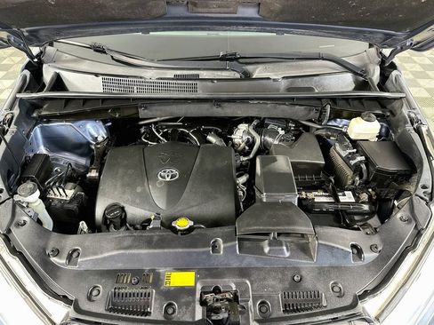 Used 2017 Toyota Highlander Plus FWD image 37