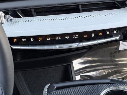 Used 2025 Cadillac Optiq Sport 2 w/ LPO, Floor Liner Package AWD/4WD image 29