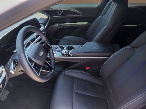 Certified 2024 Cadillac Lyriq Luxury AWD/4WD image 8