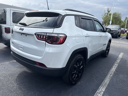 Used 2025 Jeep Compass Latitude w/ Altitude Special Edition AWD/4WD image 8