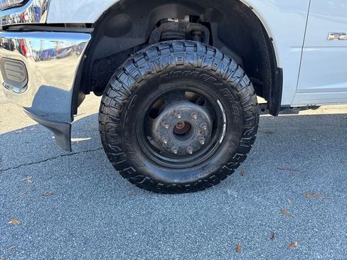 Used 2022 RAM 3500 Big Horn image 34