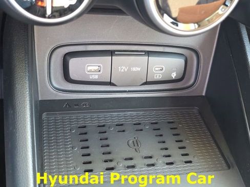 Certified 2026 Hyundai Venue SEL image 15