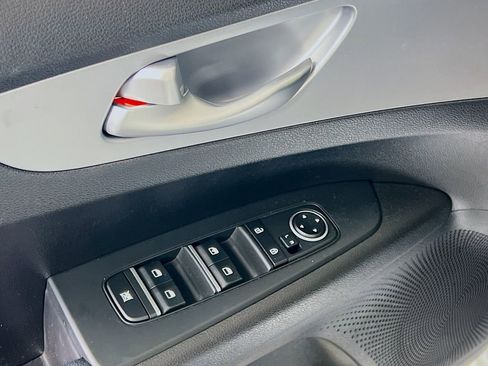 Certified 2023 Kia Forte LXS FWD image 8