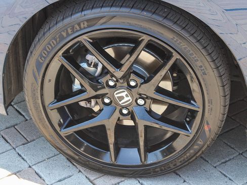Used 2025 Honda Civic Sport image 13