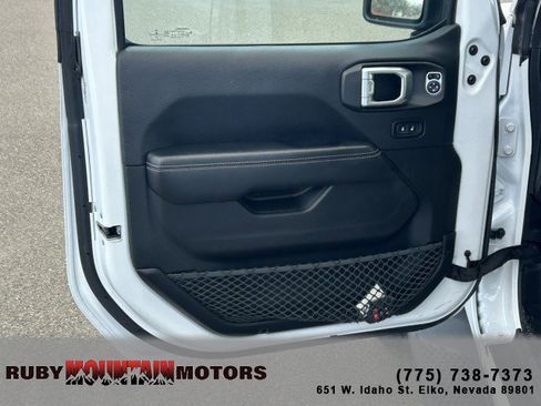 Used 2018 Jeep Wrangler Unlimited Sahara w/ Cold Weather Group image 9