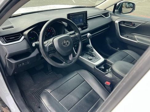 Used 2021 Toyota RAV4 LE AWD/4WD image 15