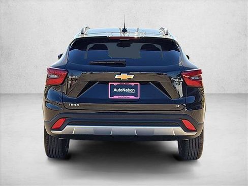 New 2026 Chevrolet Trax LT w/ Driver Confidence Package FWD image 8