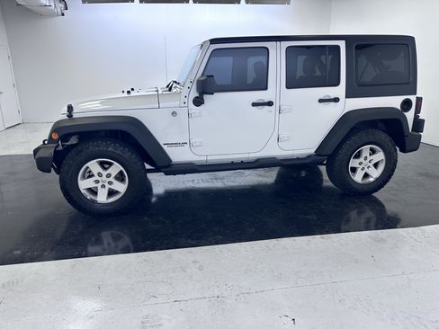 Used 2014 Jeep Wrangler Unlimited Sport w/ Quick Order Package 24S AWD/4WD image 7