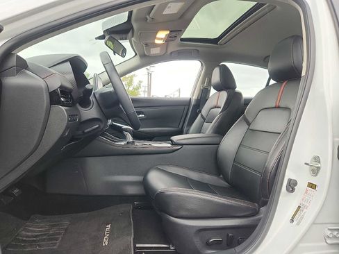 Used 2023 Nissan Sentra SR w/ SR Premium Package FWD image 13
