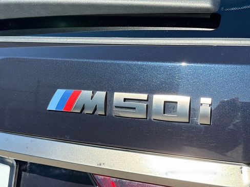 Used 2020 BMW X7 M50i image 11