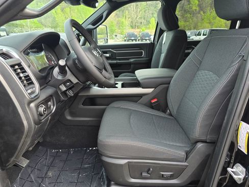 New 2026 RAM 3500 Big Horn AWD/4WD image 4