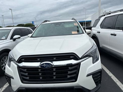 Used 2024 Subaru Ascent Premium w/ Convenience Package AWD/4WD image 2