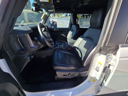 Used 2025 Ford Bronco Outer Banks image 9