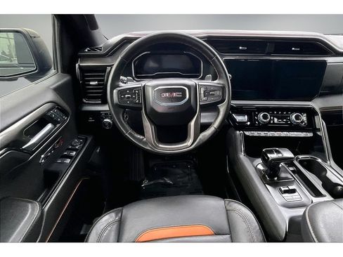 Used 2024 GMC Sierra 1500 AT4 w/ Technology Package AWD/4WD image 9