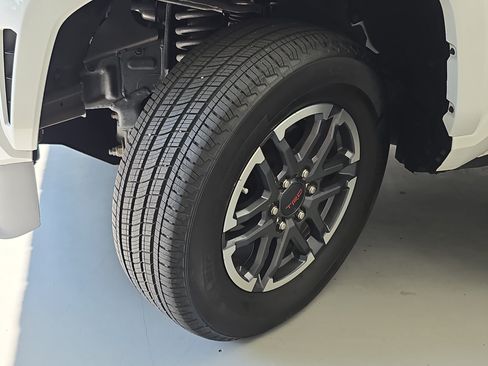 Used 2024 Toyota Tacoma TRD Sport AWD/4WD image 30