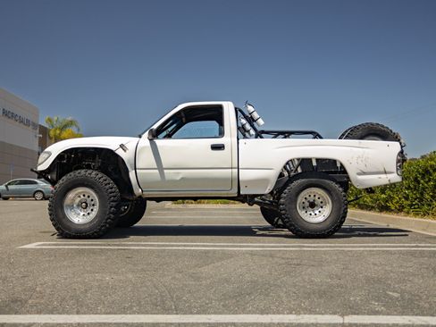 Used 1989 Toyota Pickup 2WD Regular Cab image 8
