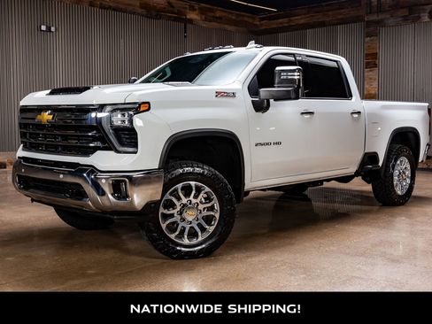 Used 2024 Chevrolet Silverado 2500 LTZ w/ LTZ Premium Package image 4