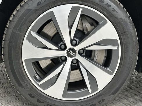 Certified 2024 Audi Q8 e-tron Premium Plus image 10