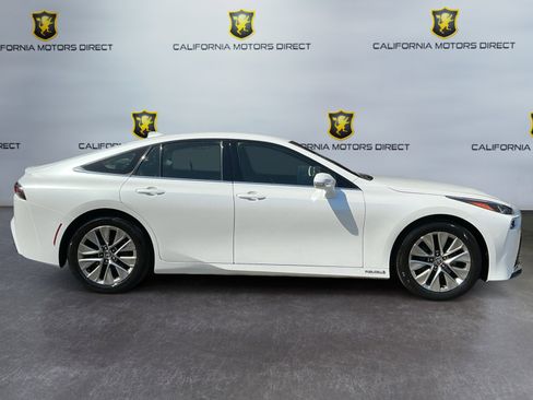 Used 2021 Toyota Mirai XLE w/ Advanced Technology Package image 4