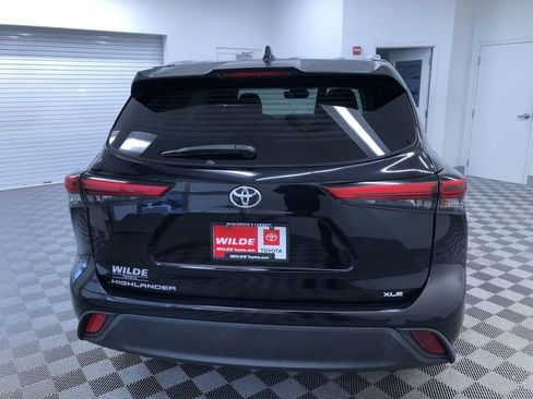 Used 2022 Toyota Highlander XLE image 13