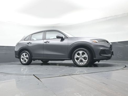 Certified 2023 Honda HR-V LX image 35