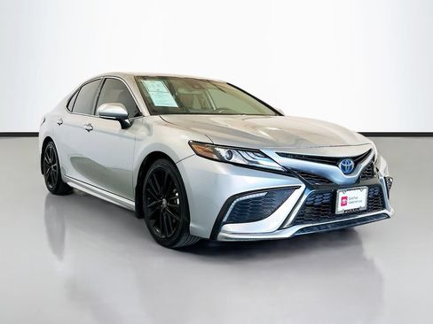 Used 2024 Toyota Camry XSE w/ Cold Weather Package FWD image 3