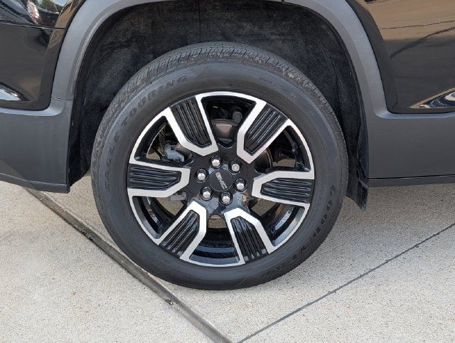 Used 2021 GMC Acadia SLE w/ Driver Convenience Package FWD image 4
