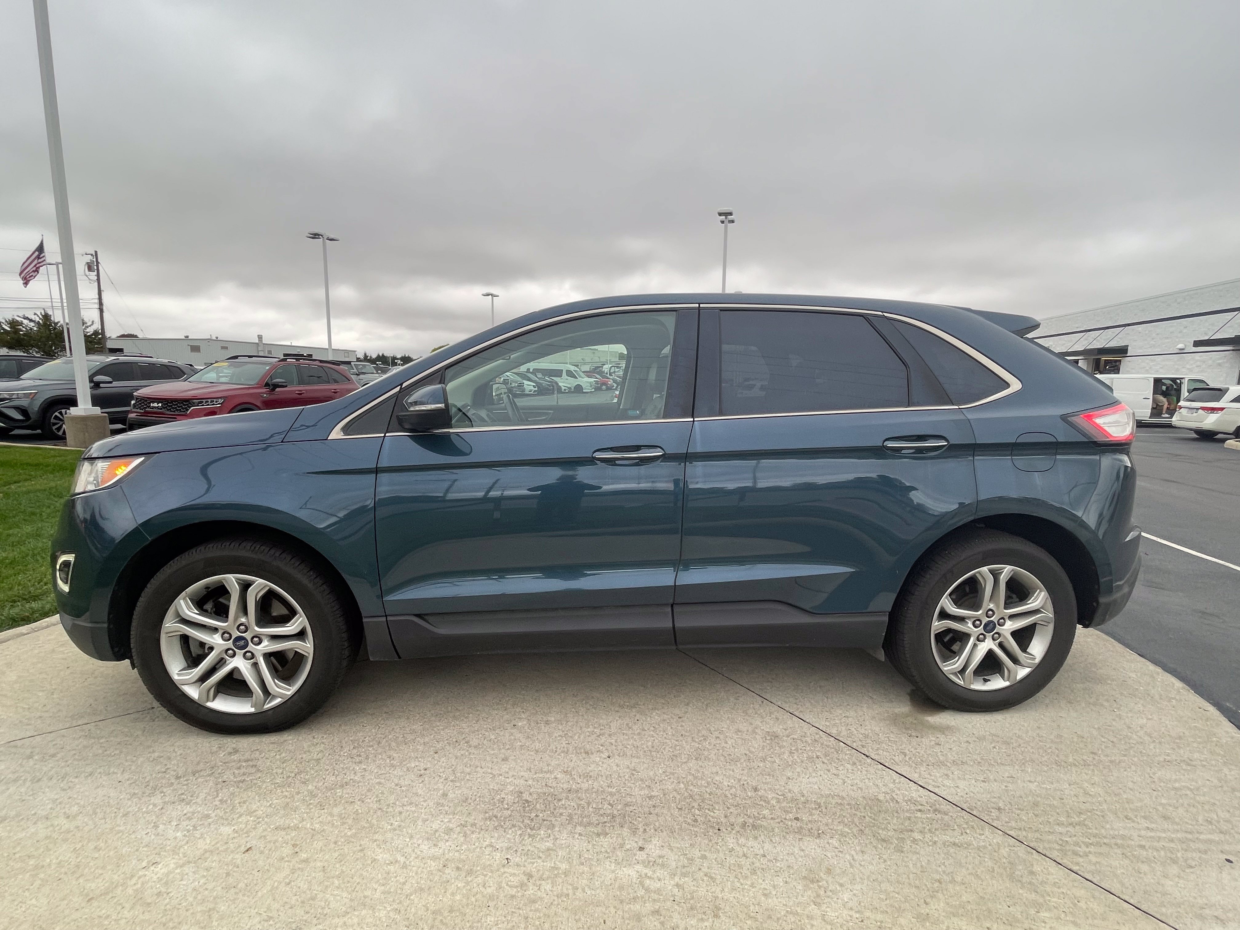 Used 2016 Ford Edge Titanium w/ Equipment Group 301A AWD/4WD image 4