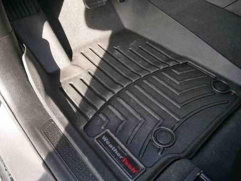 Used 2023 Jeep Grand Cherokee Limited w/ Black Appearance Package image 31