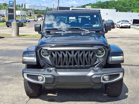 Used 2022 Jeep Gladiator Sport AWD/4WD image 2
