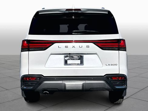 Used 2025 Lexus LX 600 4WD w/ Accessory Package (Z1) image 5
