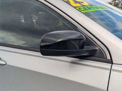 Certified 2025 Jeep Compass Latitude image 11