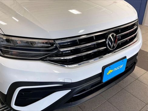Used 2022 Volkswagen Tiguan SE AWD/4WD image 31