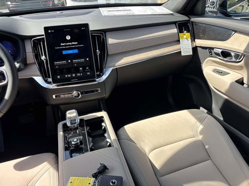 New 2026 Volvo XC90 B5 Plus w/ Protection Package Premier AWD/4WD image 31