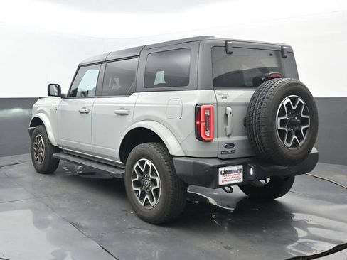 Used 2024 Ford Bronco Outer Banks AWD/4WD image 3