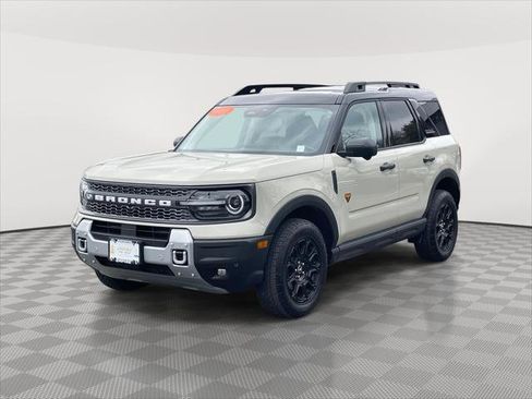 Used 2025 Ford Bronco Sport Badlands w/ Badlands Tech Package image 3