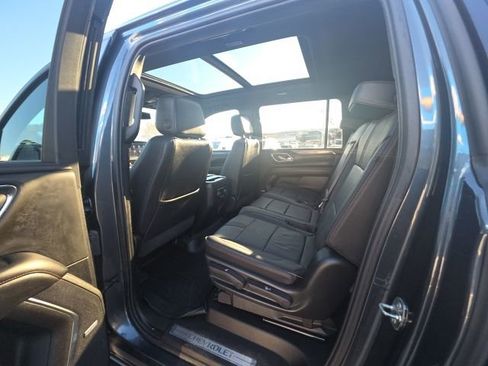 Used 2021 Chevrolet Suburban RST image 29