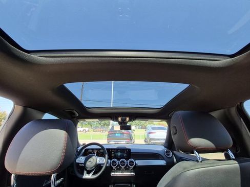 Certified 2022 Mercedes-Benz GLB 250 image 23