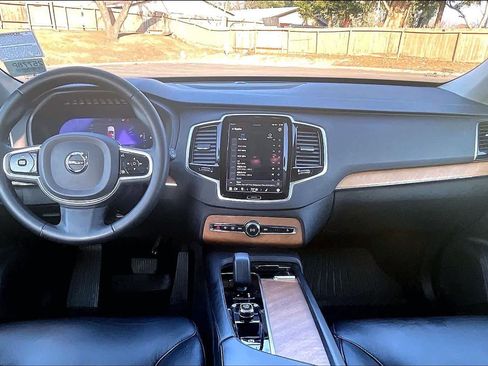 Used 2023 Volvo XC90 B6 Plus w/ Protection Package Premier image 18