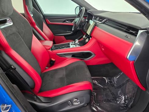 Certified 2023 Jaguar F-PACE SVR image 3