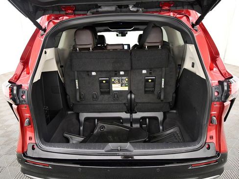 Used 2023 Toyota Sienna Platinum AWD/4WD image 7