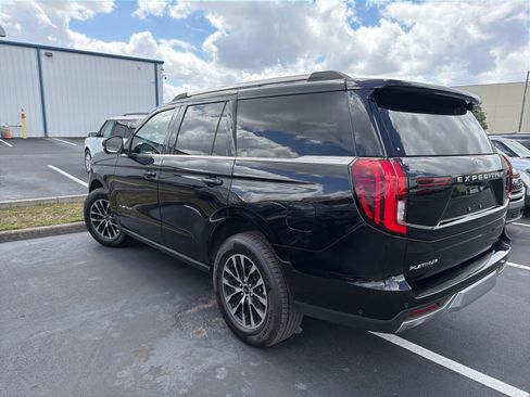 Used 2025 Ford Expedition Platinum image 8