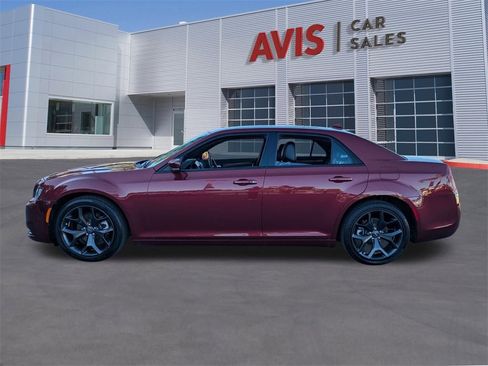 Used 2023 Chrysler 300 S image 10