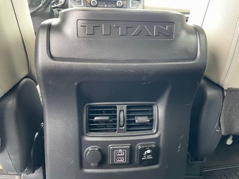 Used 2022 Nissan Titan SV w/ SV Convenience Package image 28