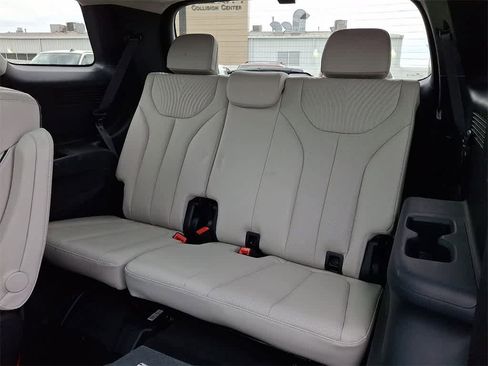Used 2023 Hyundai Palisade Calligraphy image 10