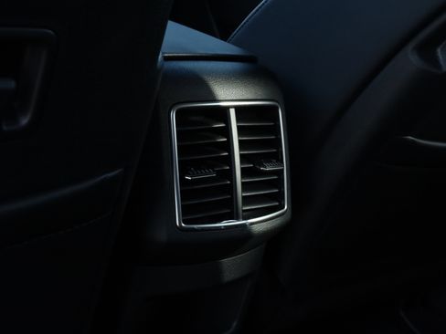 Used 2025 Kia Sportage EX image 29