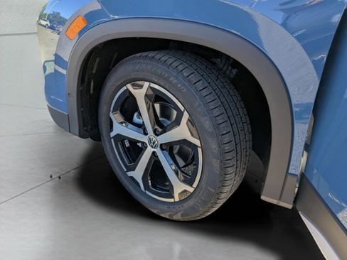 New 2026 Volkswagen Tiguan SE FWD image 27