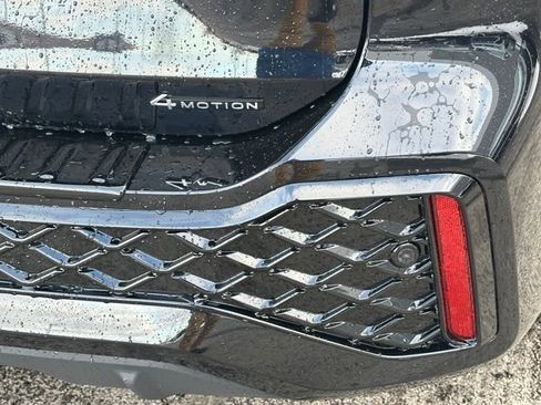 New 2026 Volkswagen Tiguan SE R-Line image 14