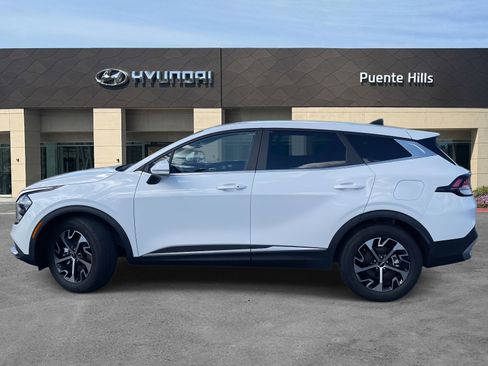 Used 2023 Kia Sportage EX image 3