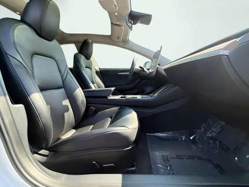 Used 2023 Tesla Model 3 Standard Range RWD image 27